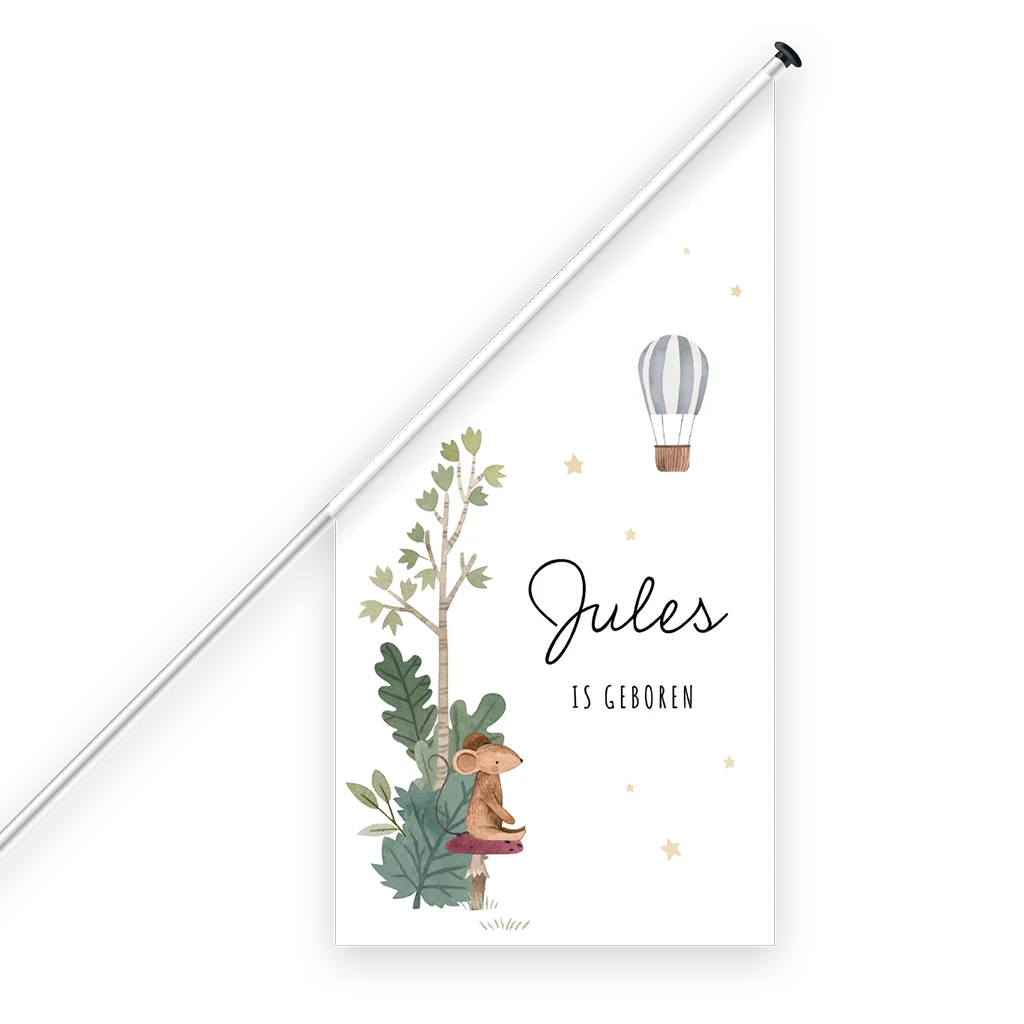 Geboortevlag met schattige bosdieren en luchtballon