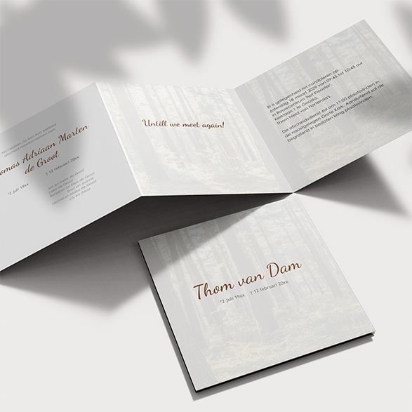 Rouwkaart man in sepia drieluik met eigen foto en bos met bomen