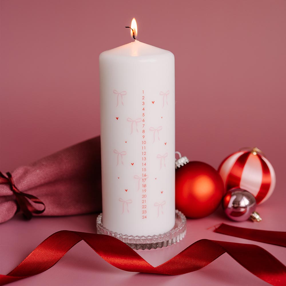 Kerst adventskaars met hartjes en strikjes