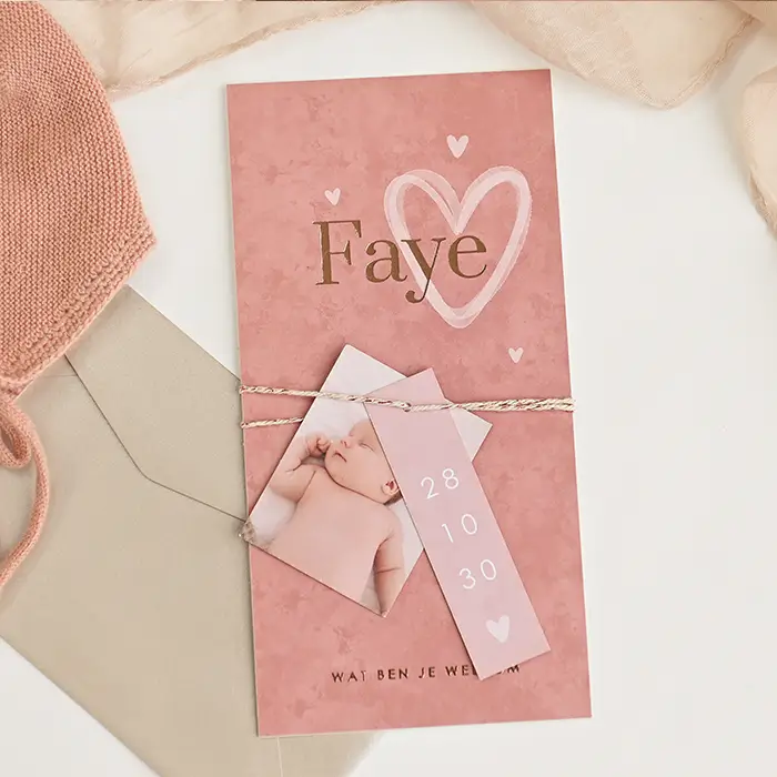 Roze label geboortekaartje met velvet-look en roségoudfolie