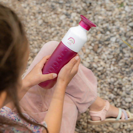 Dopper waterfles met naam en regenboog met stippen
