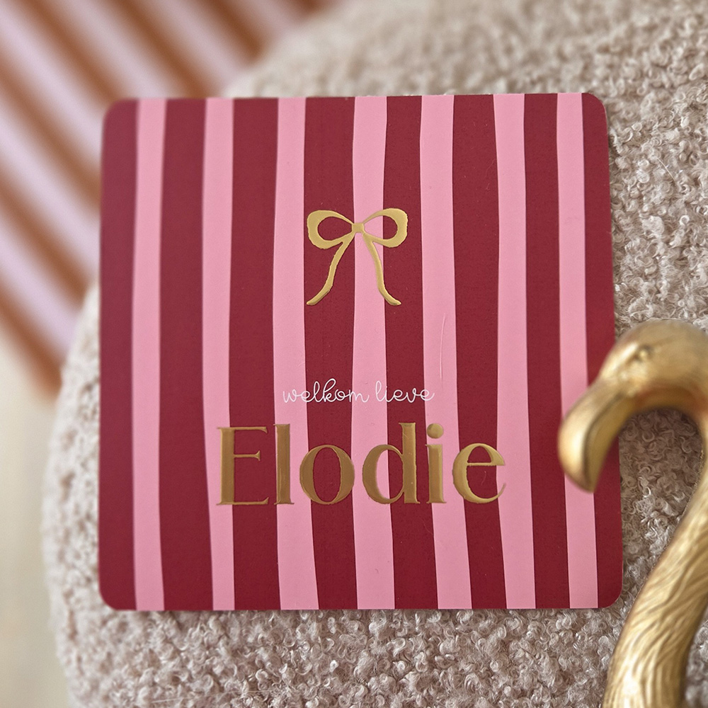 Origineel geboortekaartje voor een meisje met strepen en strikje