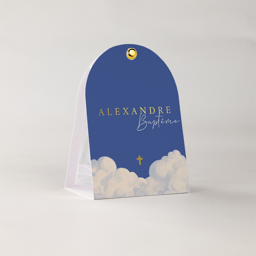 Boîte à dragées avec des nuages sur fond bleu et dorure