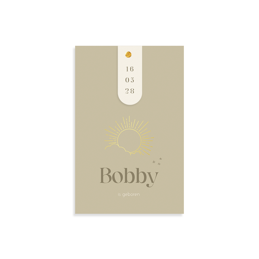 Groen label geboortekaartje met goudfolie zon
