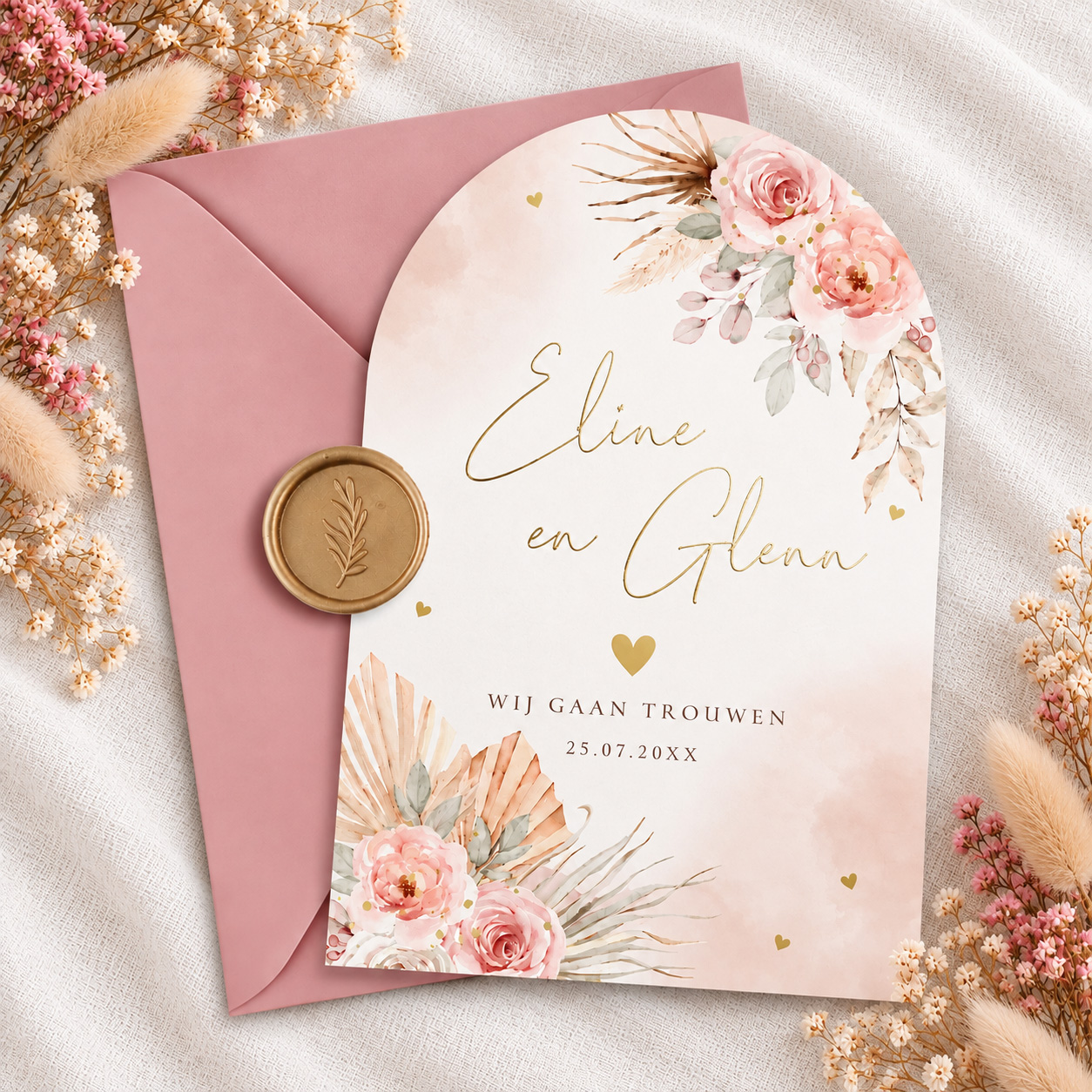 Trouwkaart bohemian bloemen roze goudfolie boog