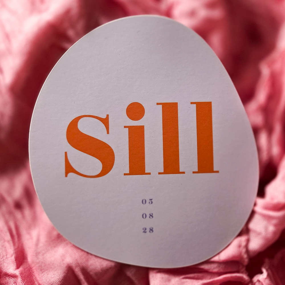 Basic geboortekaartje aparte vorm voor een meisje