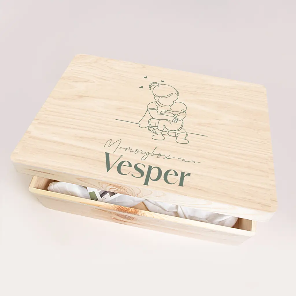 Memorybox met lijntekening van grote zus met broertje
