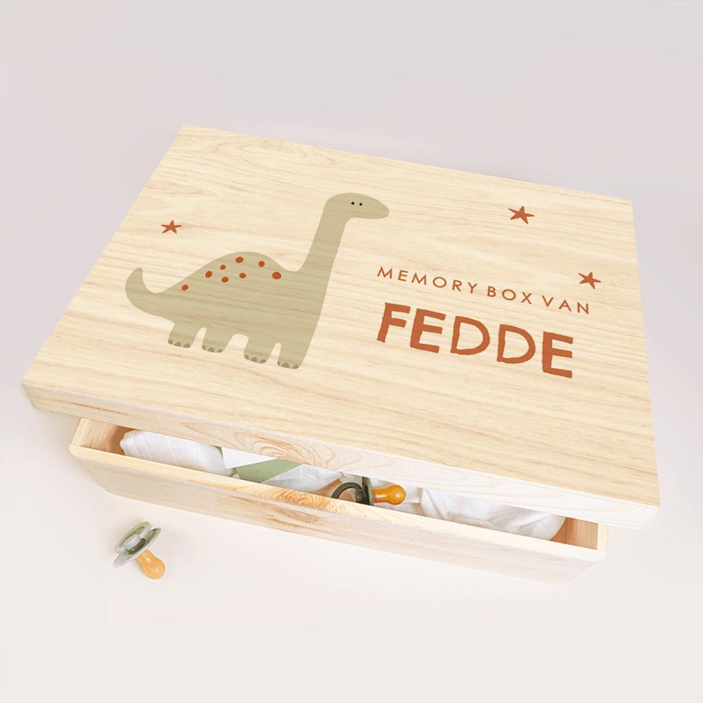 Houten memorybox met illustratie dino en naam
