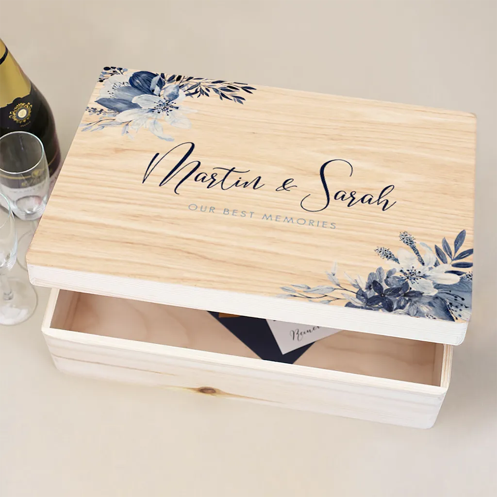 Erinnerungsbox Hochzeit mit romantischen, blauen Blumen
