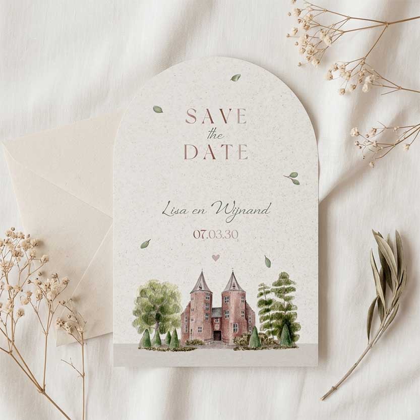 Save the Date kaart trouwlocatie met bruine en groene blaadjes