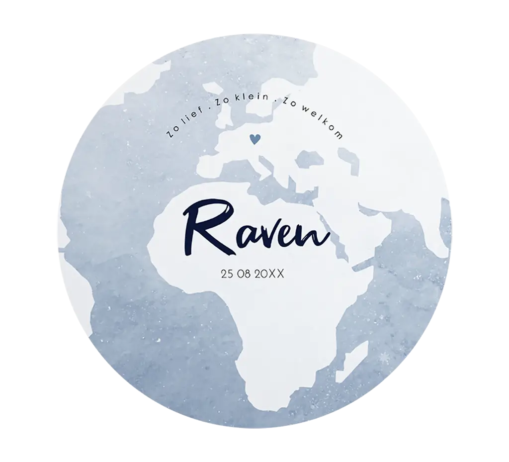 Stoer rond geboortekaartje als wereldbol voor jongen