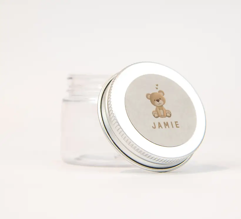 Neutrale naamsticker met lief beertje en hartjes - per 25 stuks