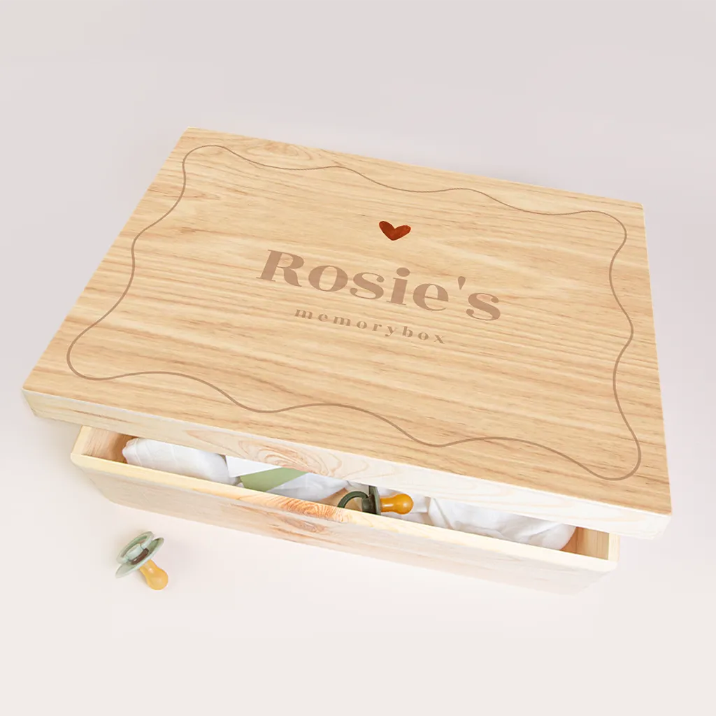 Memorybox baby met golvend kader en hartje