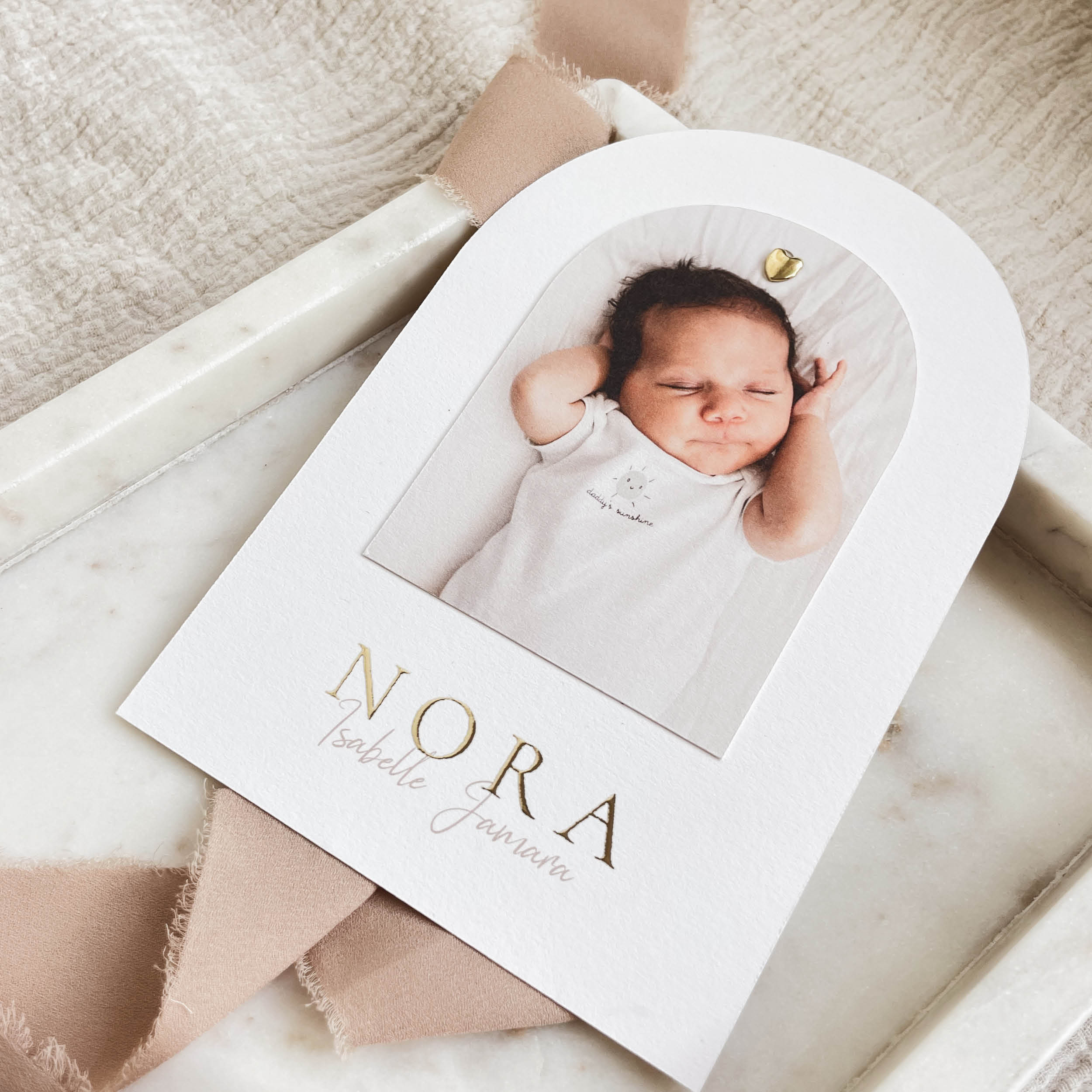 Minimalistische geboortekaart set met foto meisje