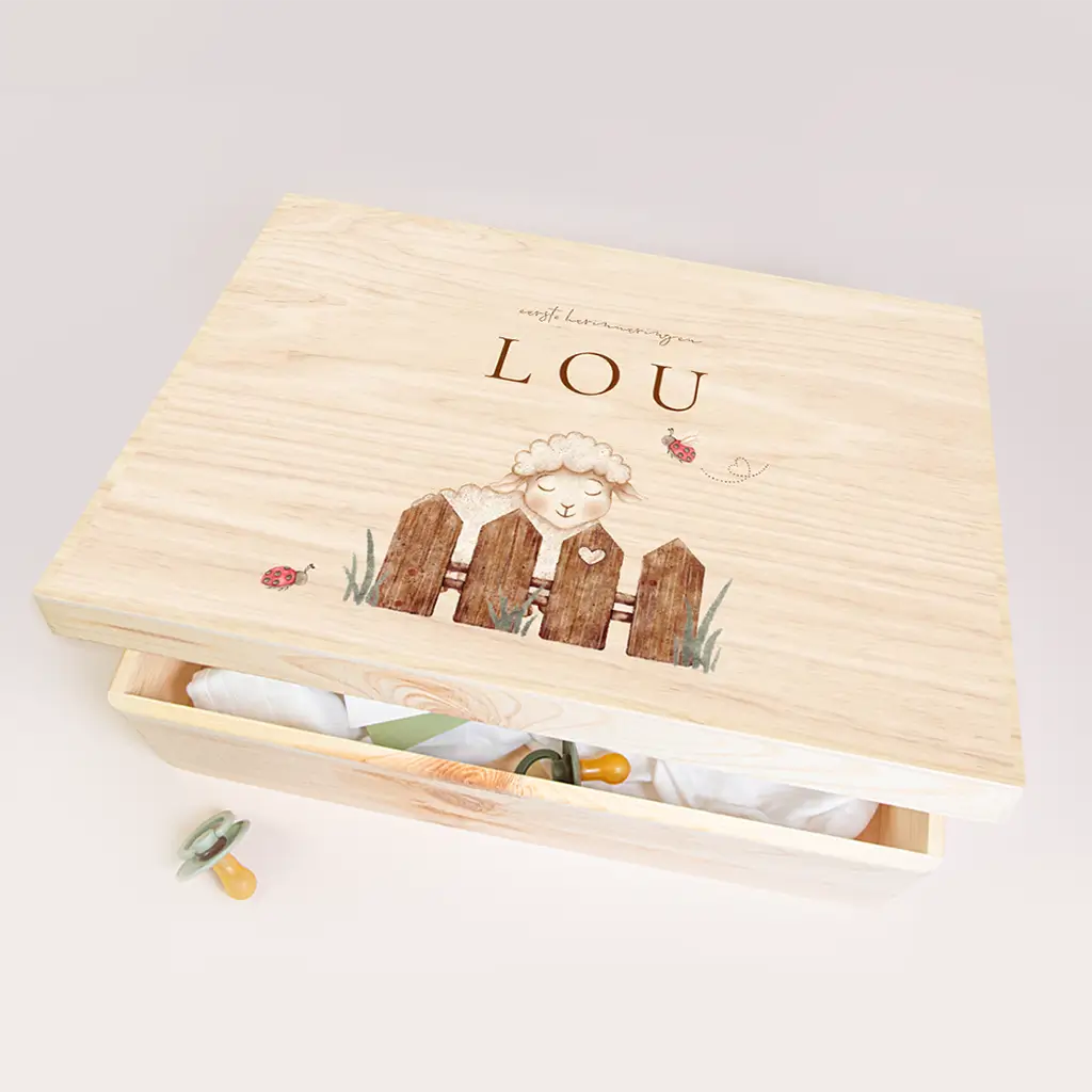 Memorybox voor baby met illustratie van lief schaapje