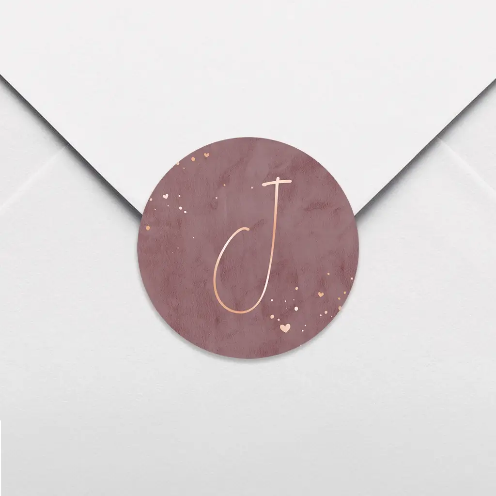 Paarsroze sluitsticker met initiaal in roségoudfolie - per vel