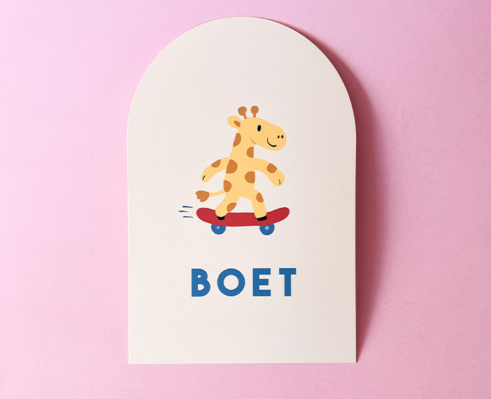 Geboortekaartje halve boog giraf skateboard Boet