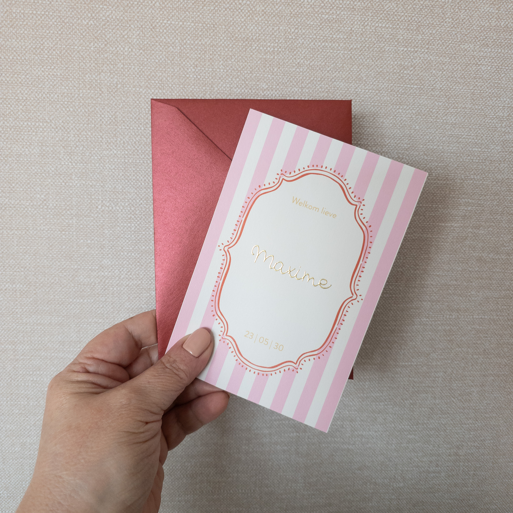 geboortekaartje gestreept roze rood kader