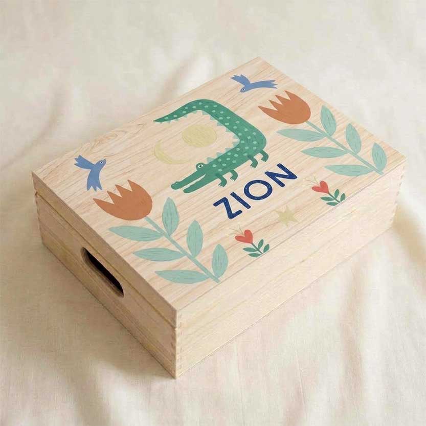 Memorybox hout jongen krokodil bloemen nacht