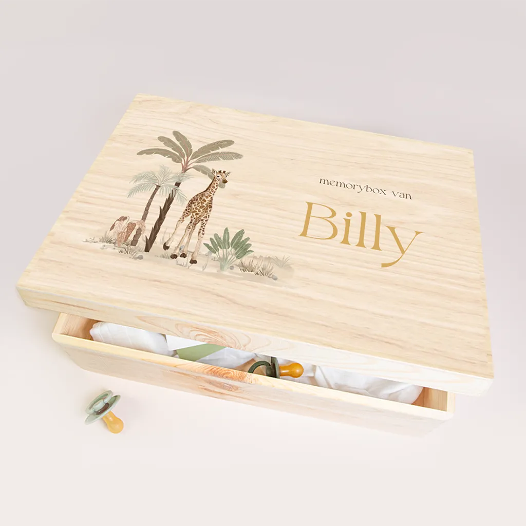 Memorybox baby met giraf in de jungle