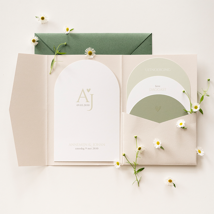 Pocketfold trouwkaart met bogen in groene tinten 