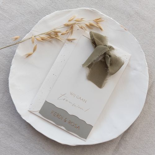 Trouwkaart handgeschept look label