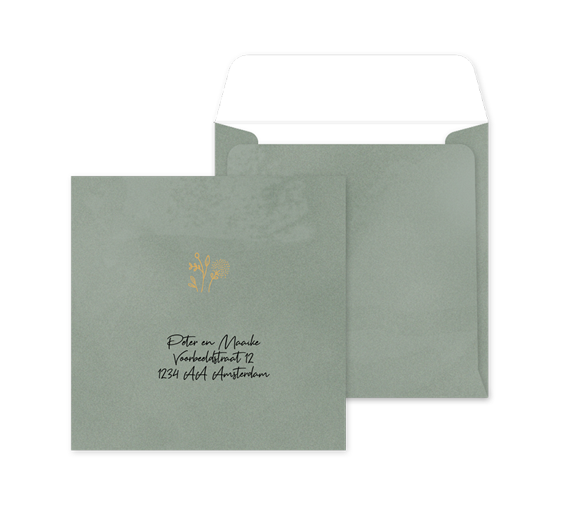 Stoere envelop op maat met velvet-look en bloemen