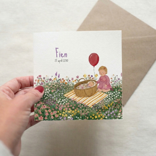 Geboortekaartje zusje zomer mozesmandje bloemenveld