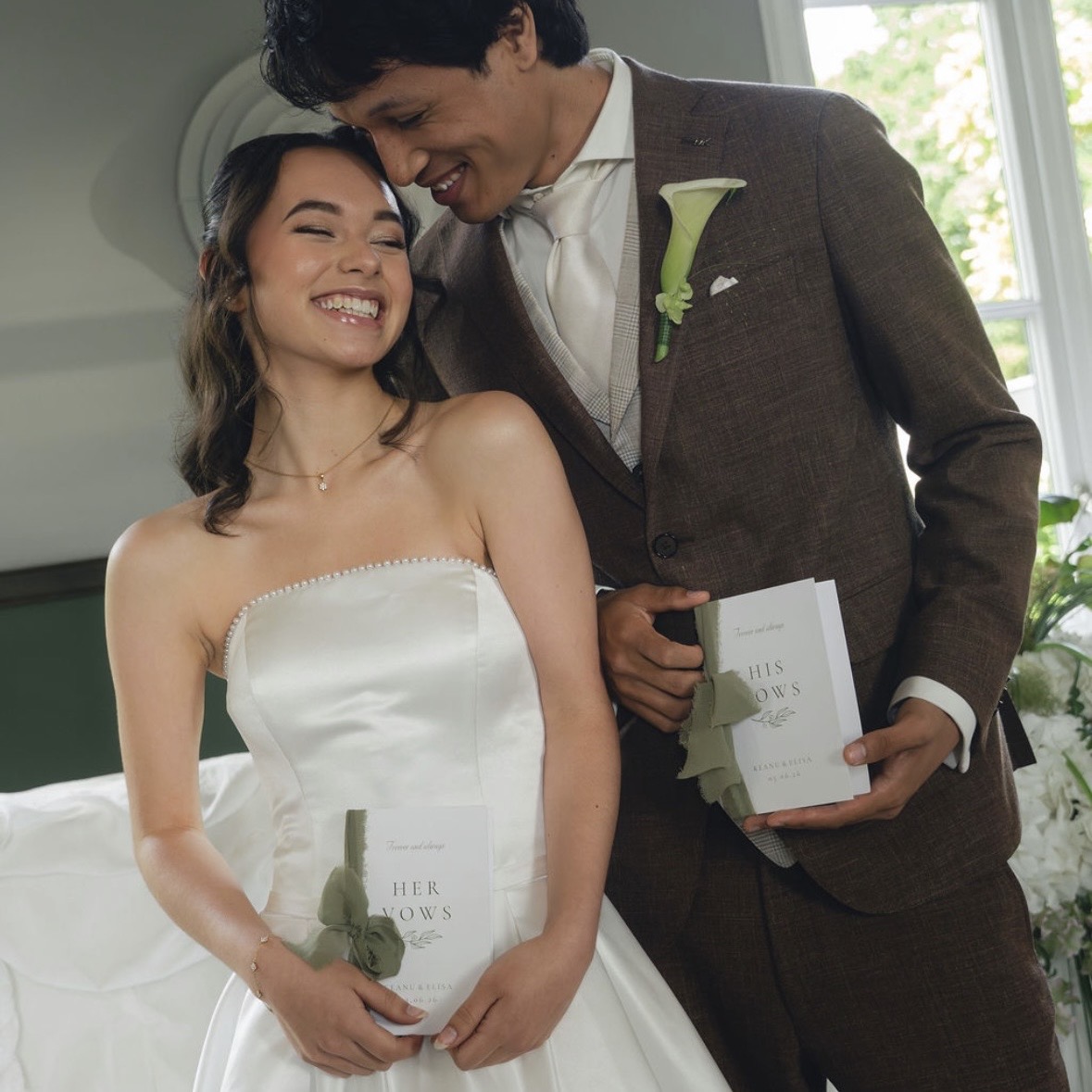 Geloftenboekje bruiloft olijfgroen takje her vows