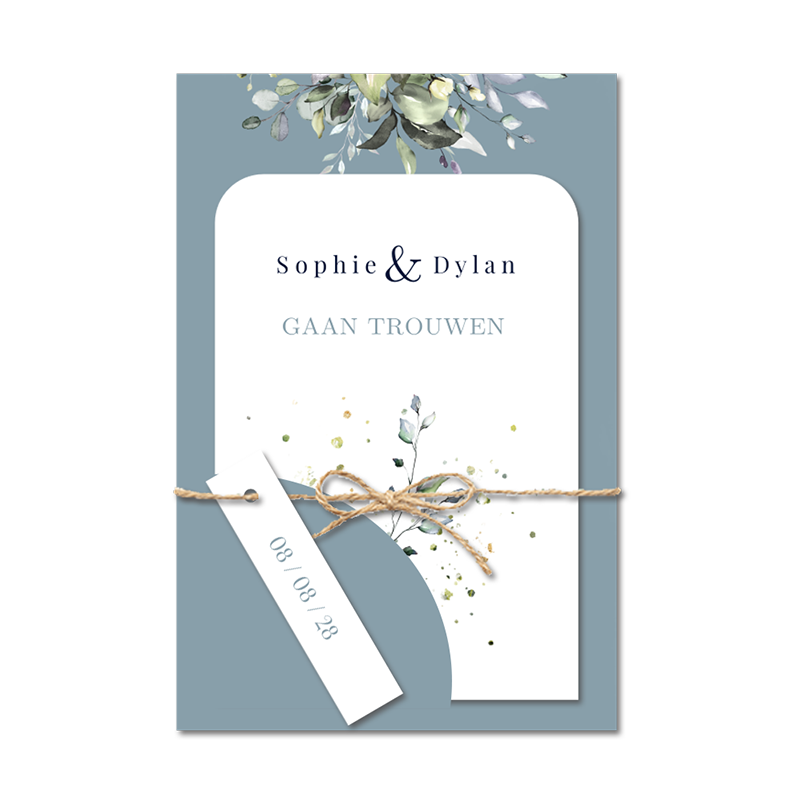 4-delige trouwkaart met 3 kaartjes en label aan touwtje