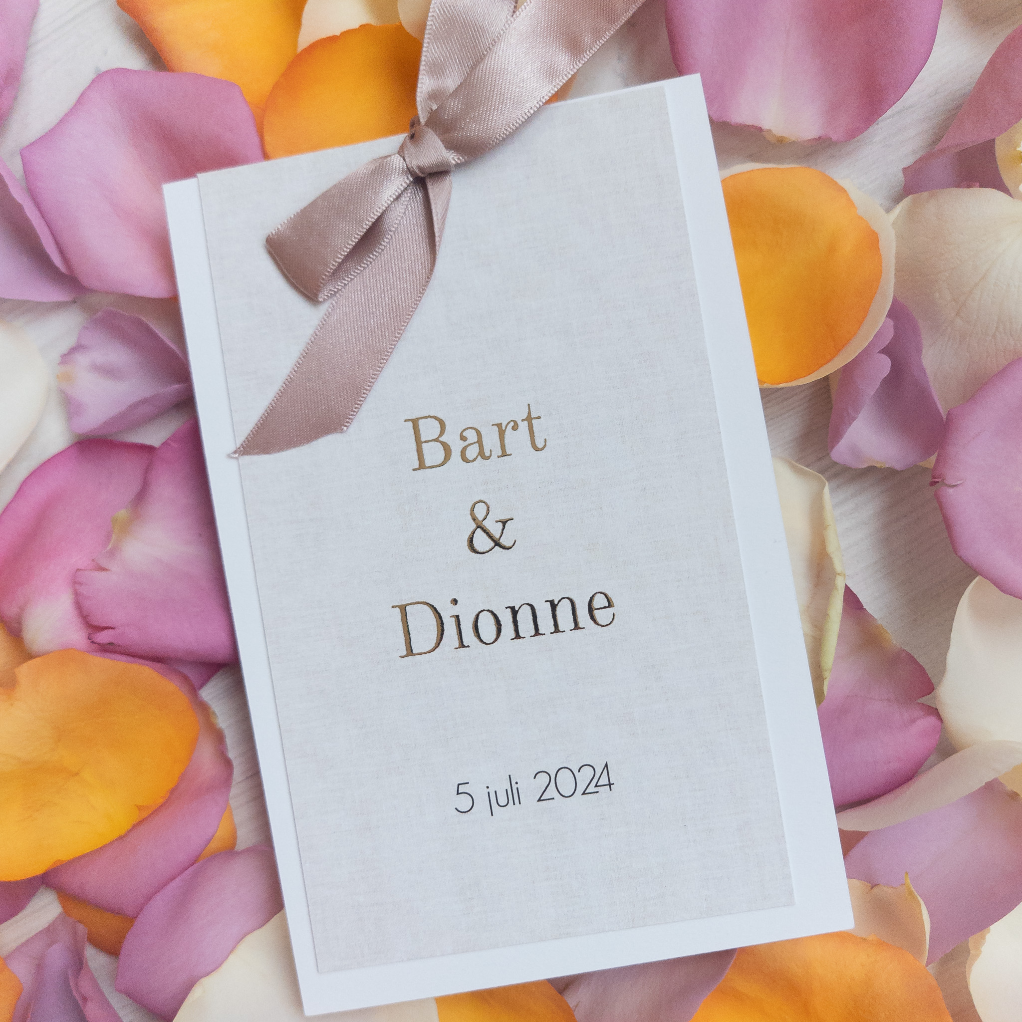 2 delige trouwkaart met linnenlook en goudfolie