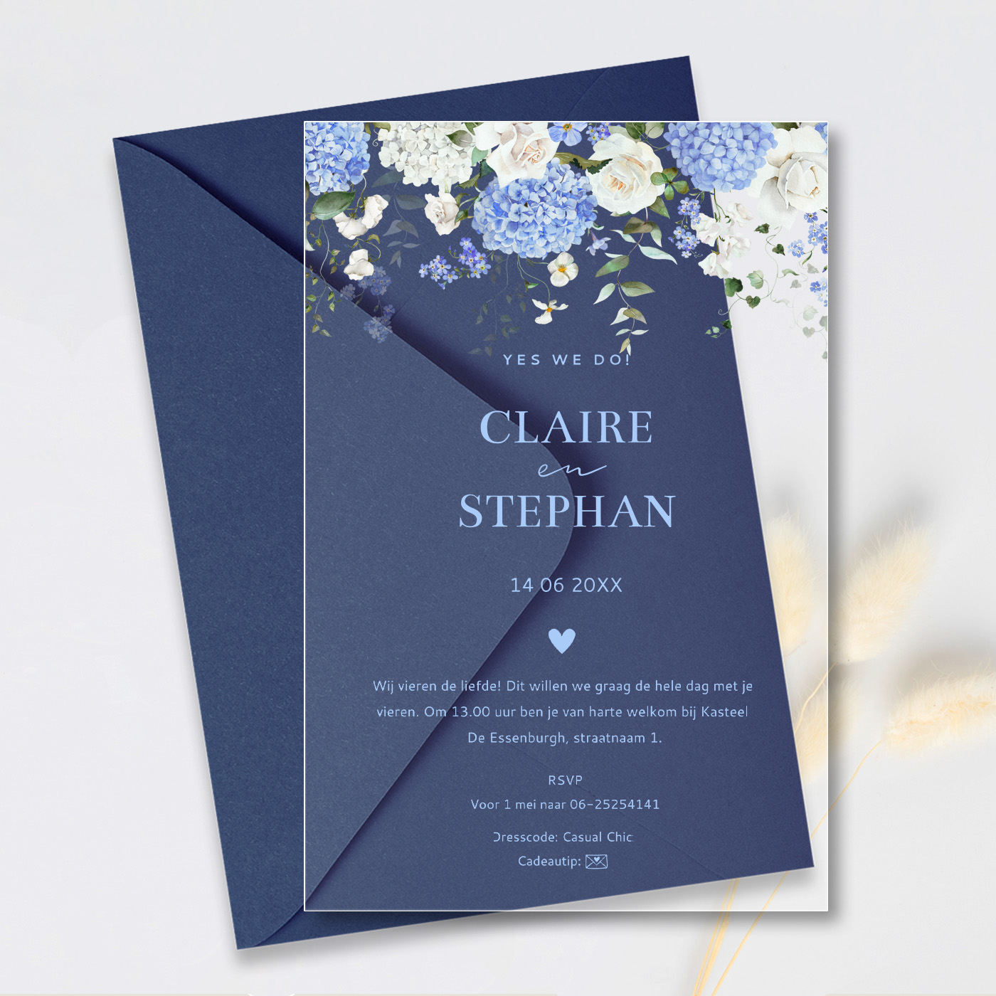 Acryl transparant plexiglas trouwkaart bloemen blauw wit hortensia