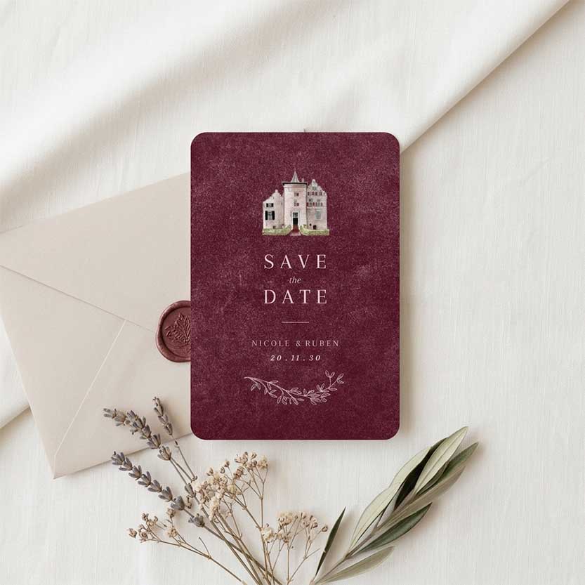 Chique Save the Date kaart bordeaux trouwlocatie Wijenburg
