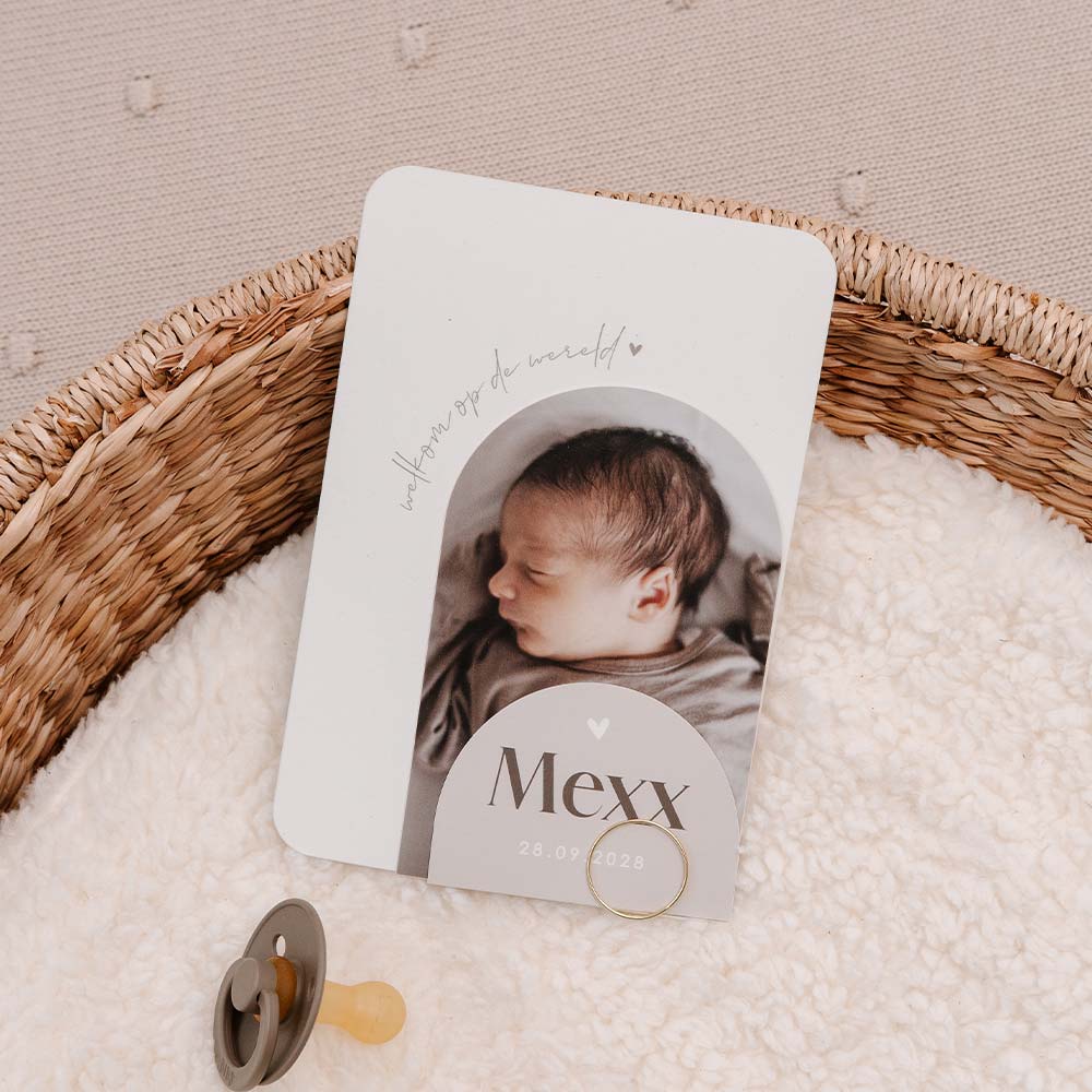Neutraal geboortekaartje met losse labels