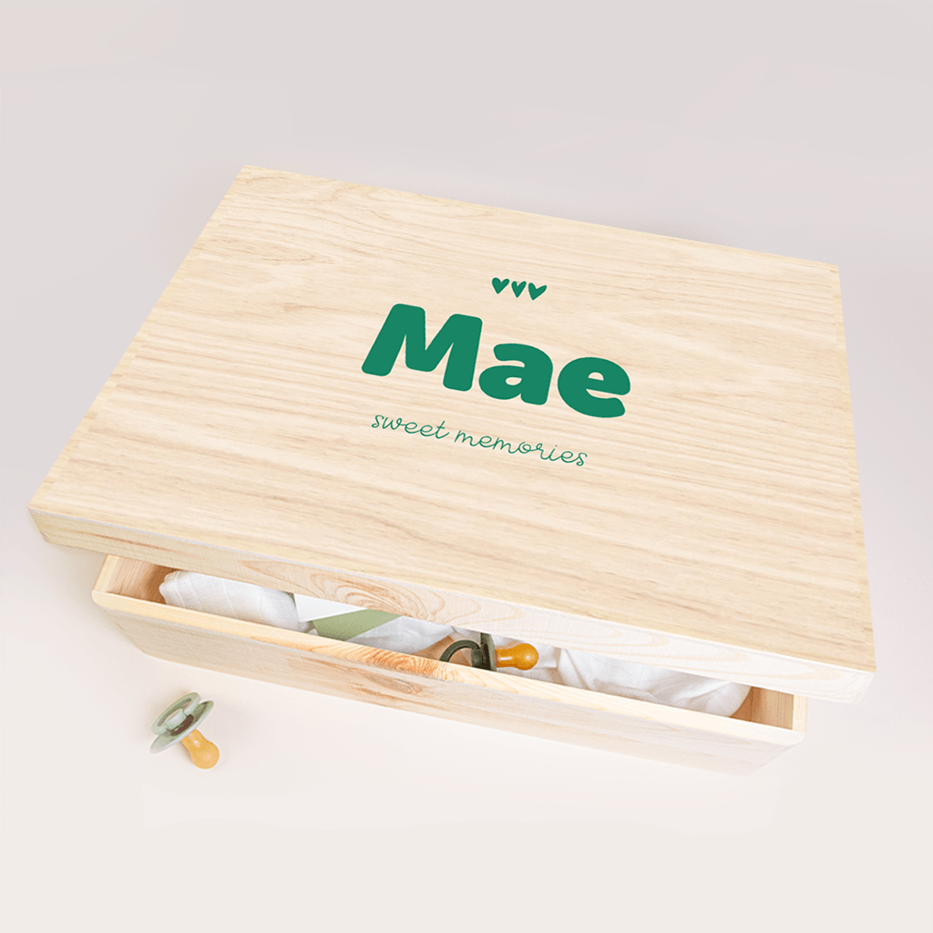 Memorybox met lila strepen en groene tekst en hartjes