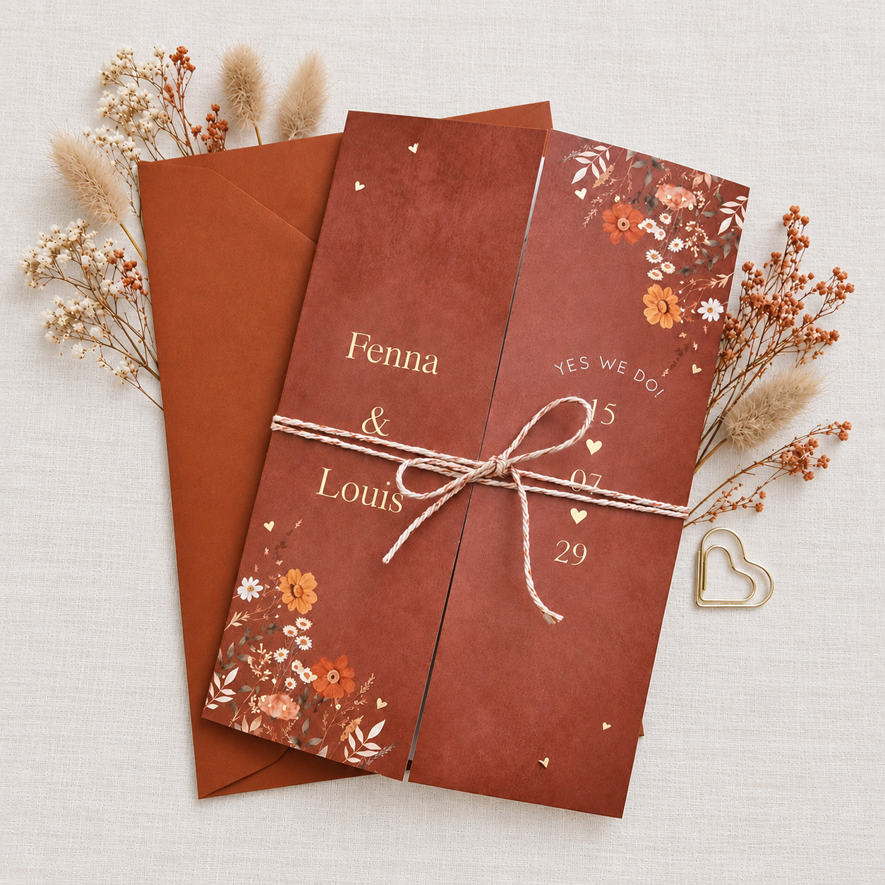 Drieluik trouwkaart bohemian bloemen roestbruin goudfolie