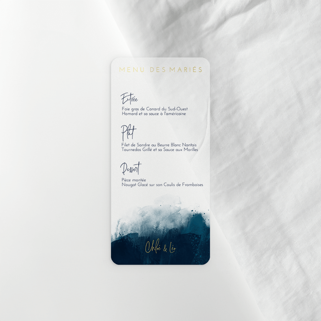 Menu allongé avec aquarelle bleue et détails dorés