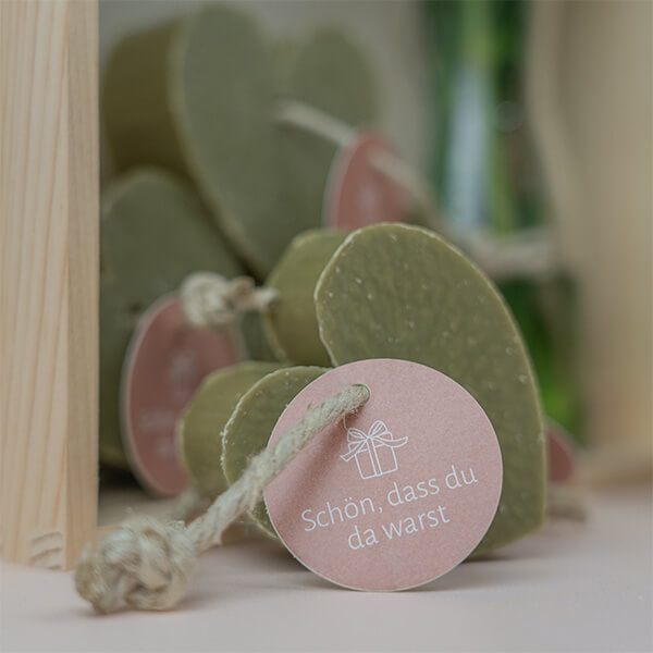 Geschenkanhänger rund 40mm ø, 16 Stück