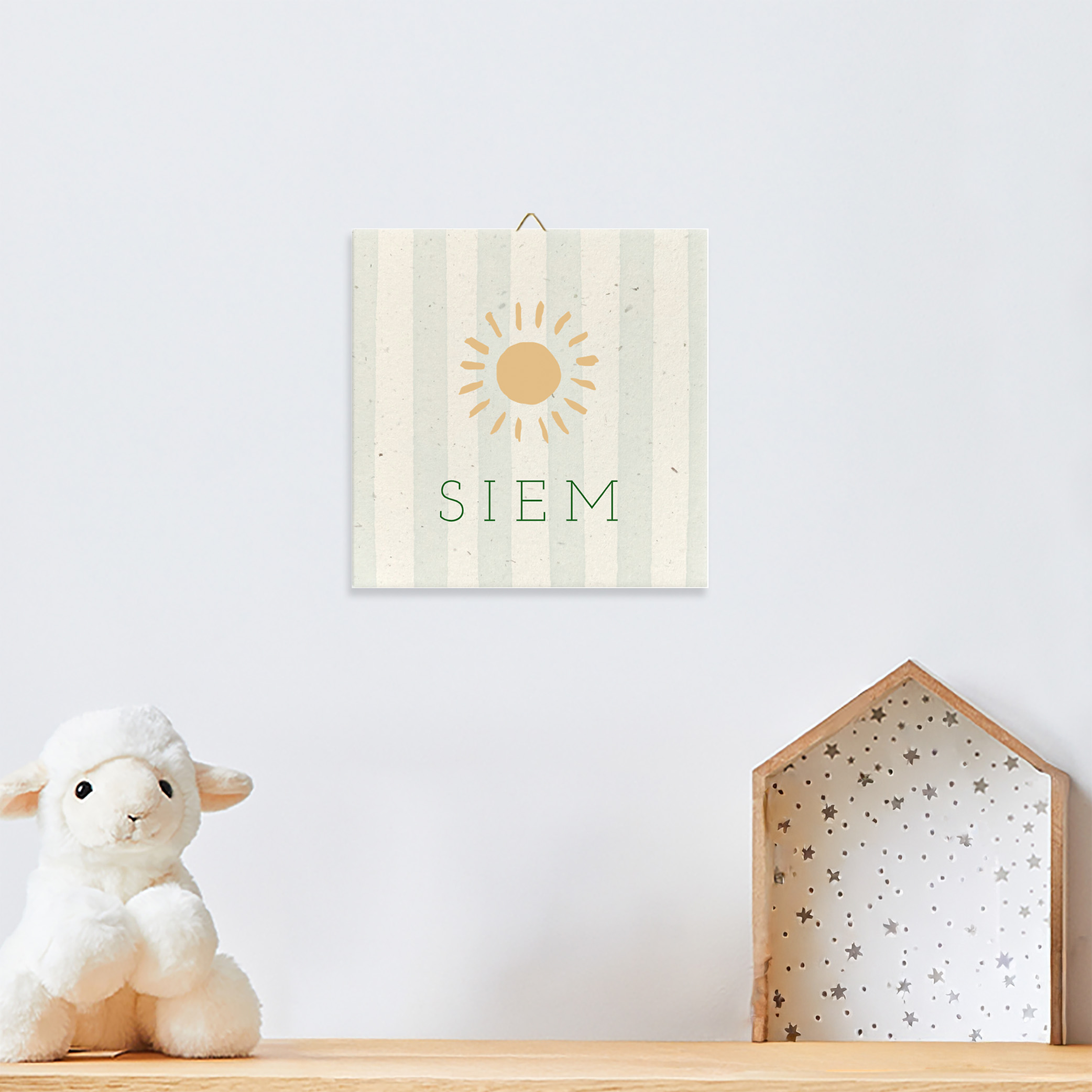 Geboortetegeltje voor een jongen met strepen en de zon