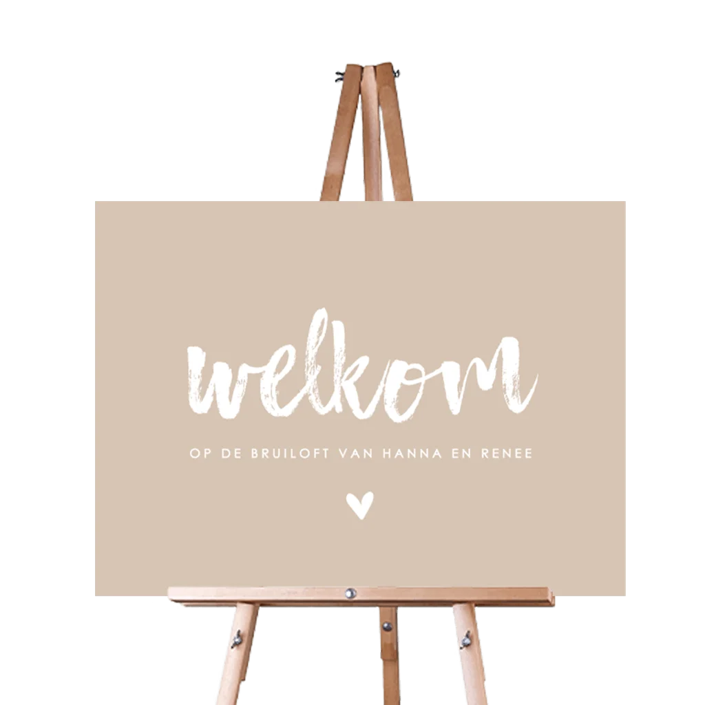 Stijlvol bruiloftsbord in beige