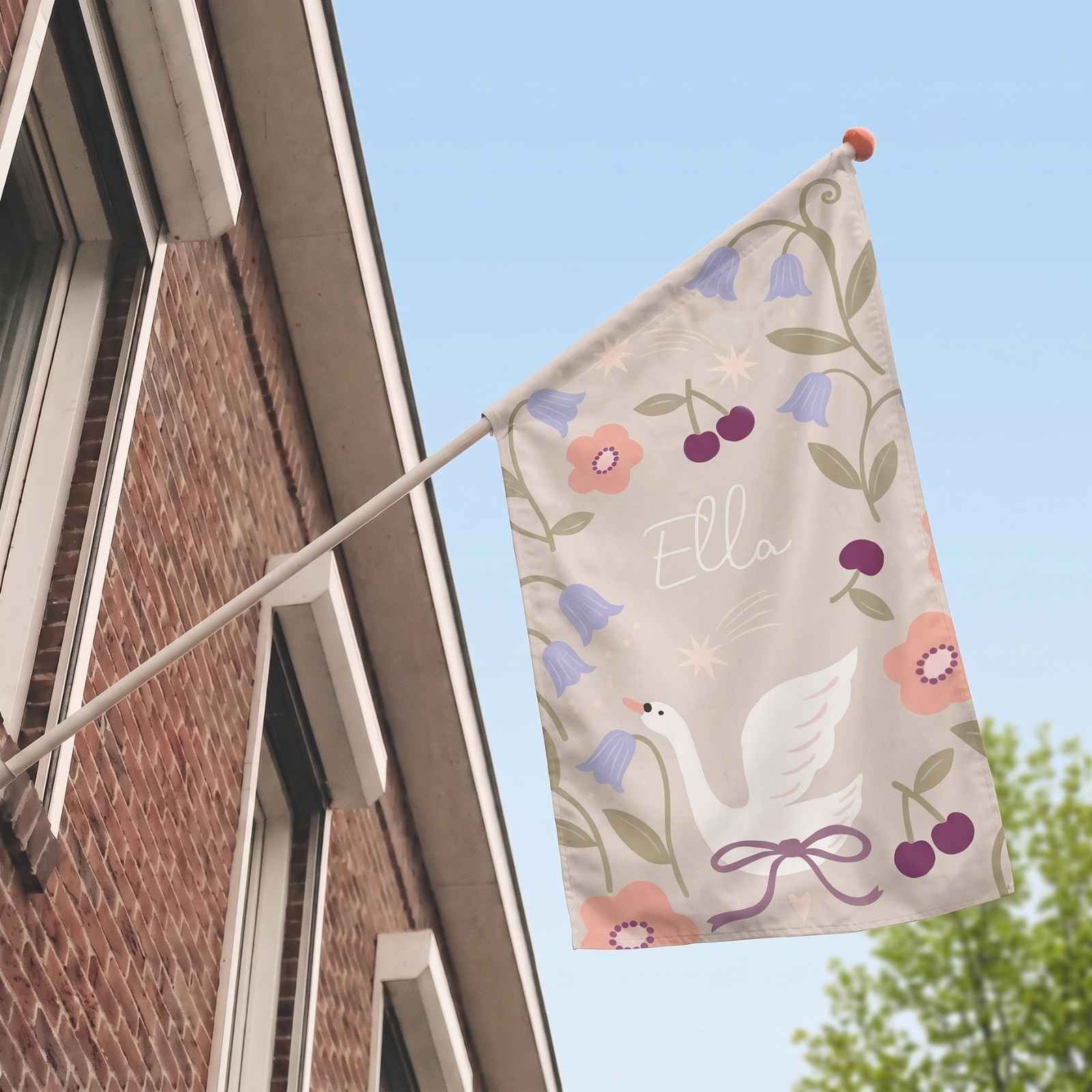 Geboortevlag meisje beige zwanen kersen bloemen