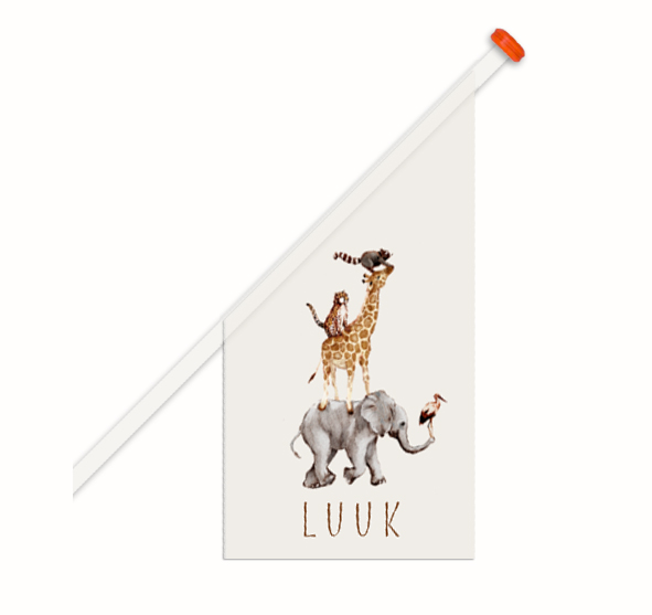 Geboortevlag met gestapelde jungledieren uniek getekend