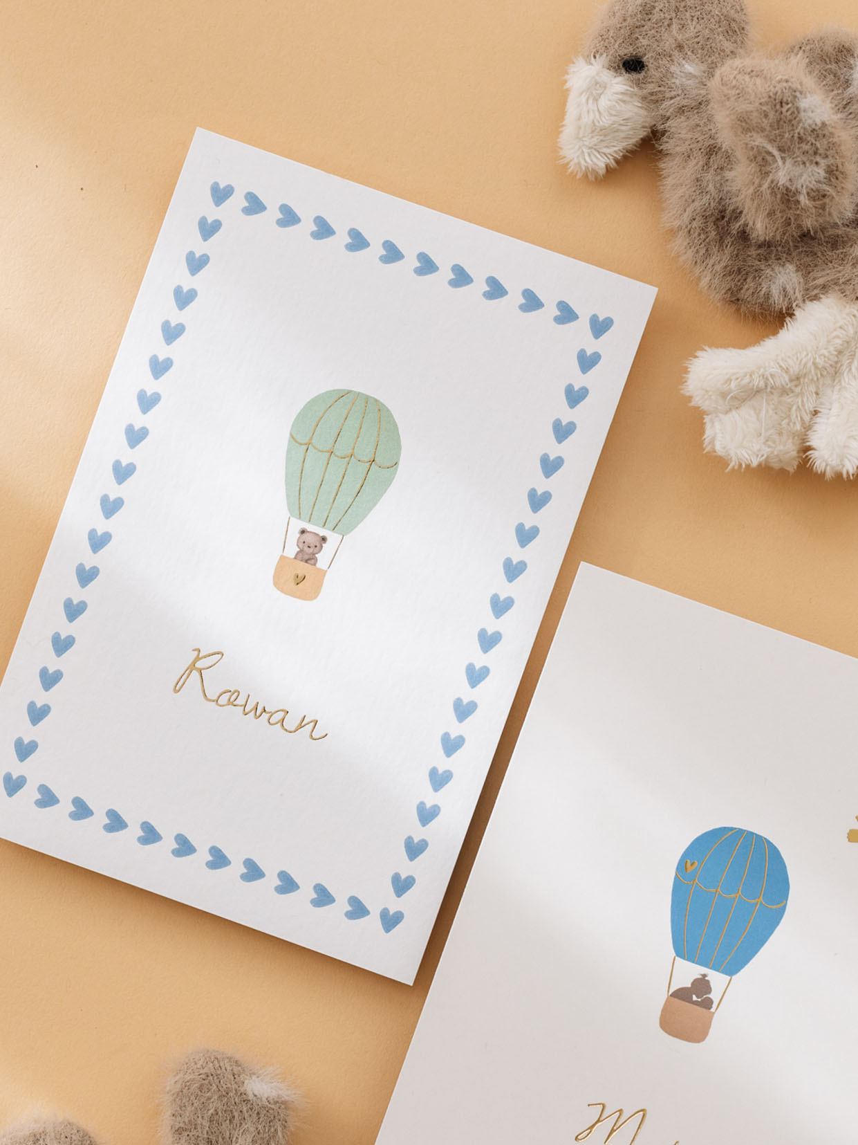 Geboortekaartje aquarel luchtballon knuffelbeer kleurrijk folie