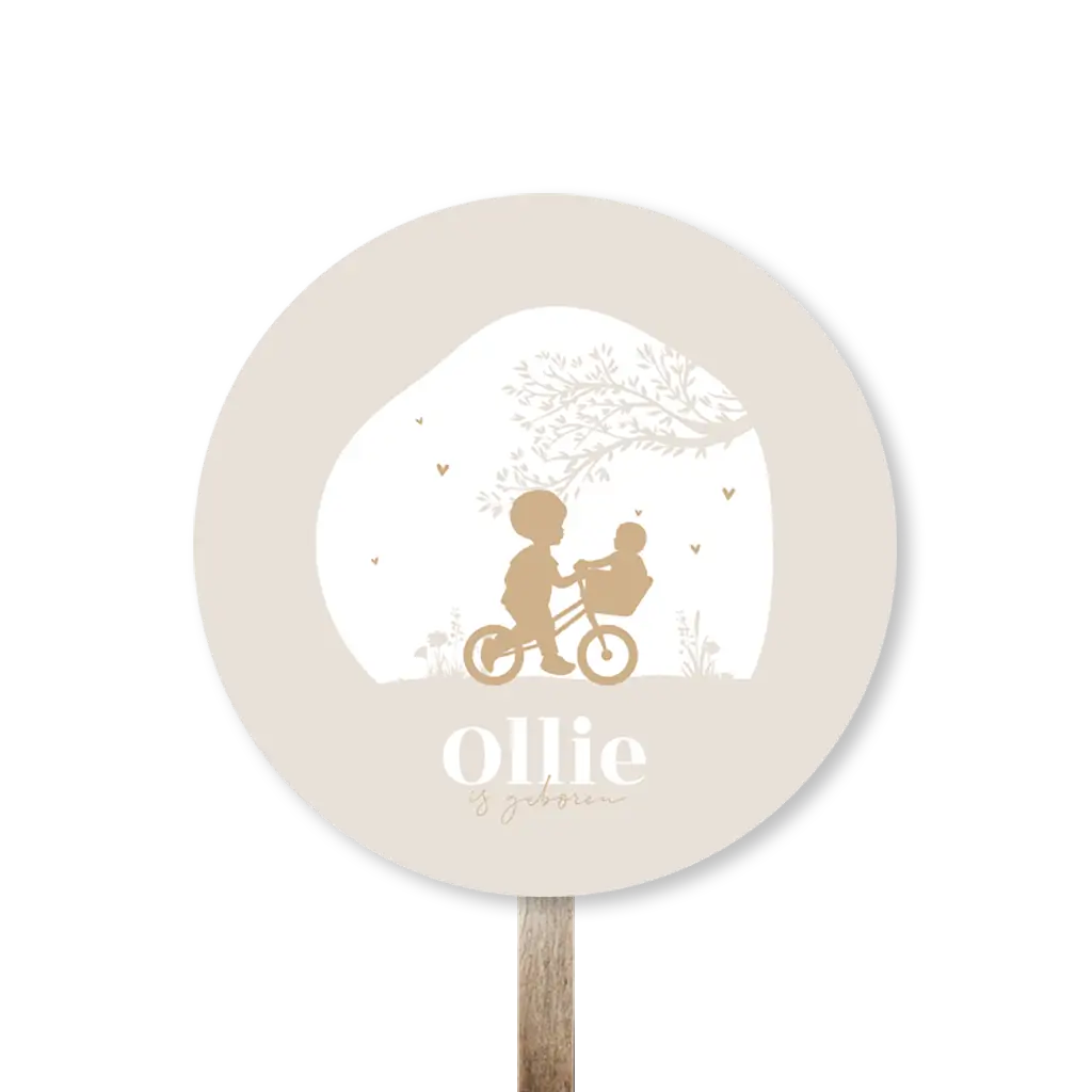 Tuinbord met silhouetjes op een fiets