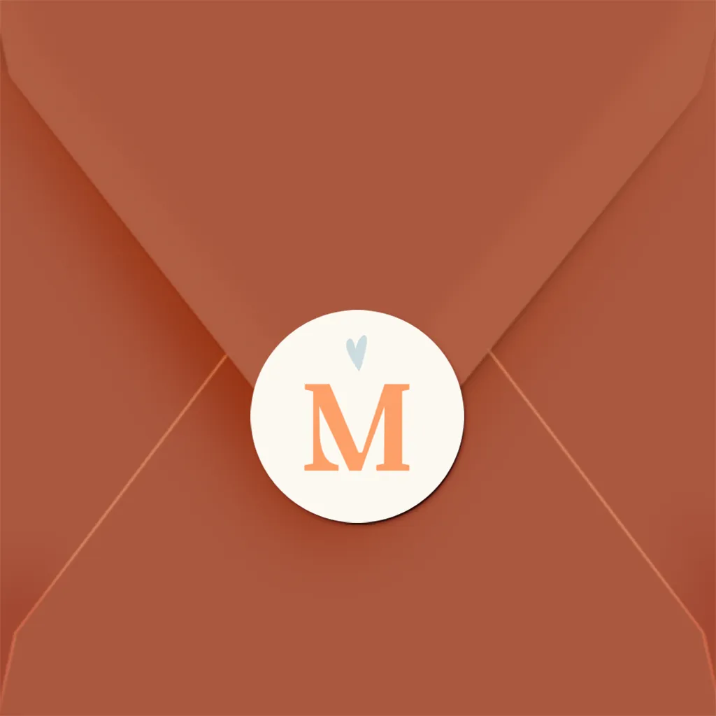 Sluitsticker geboorte met initiaal en hartje