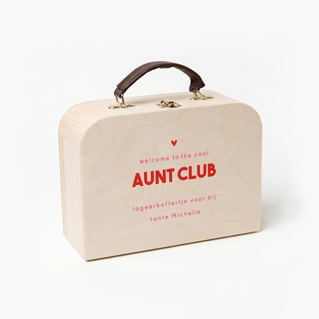 Houten koffertje zwangerschapsaankondiging met hartje 