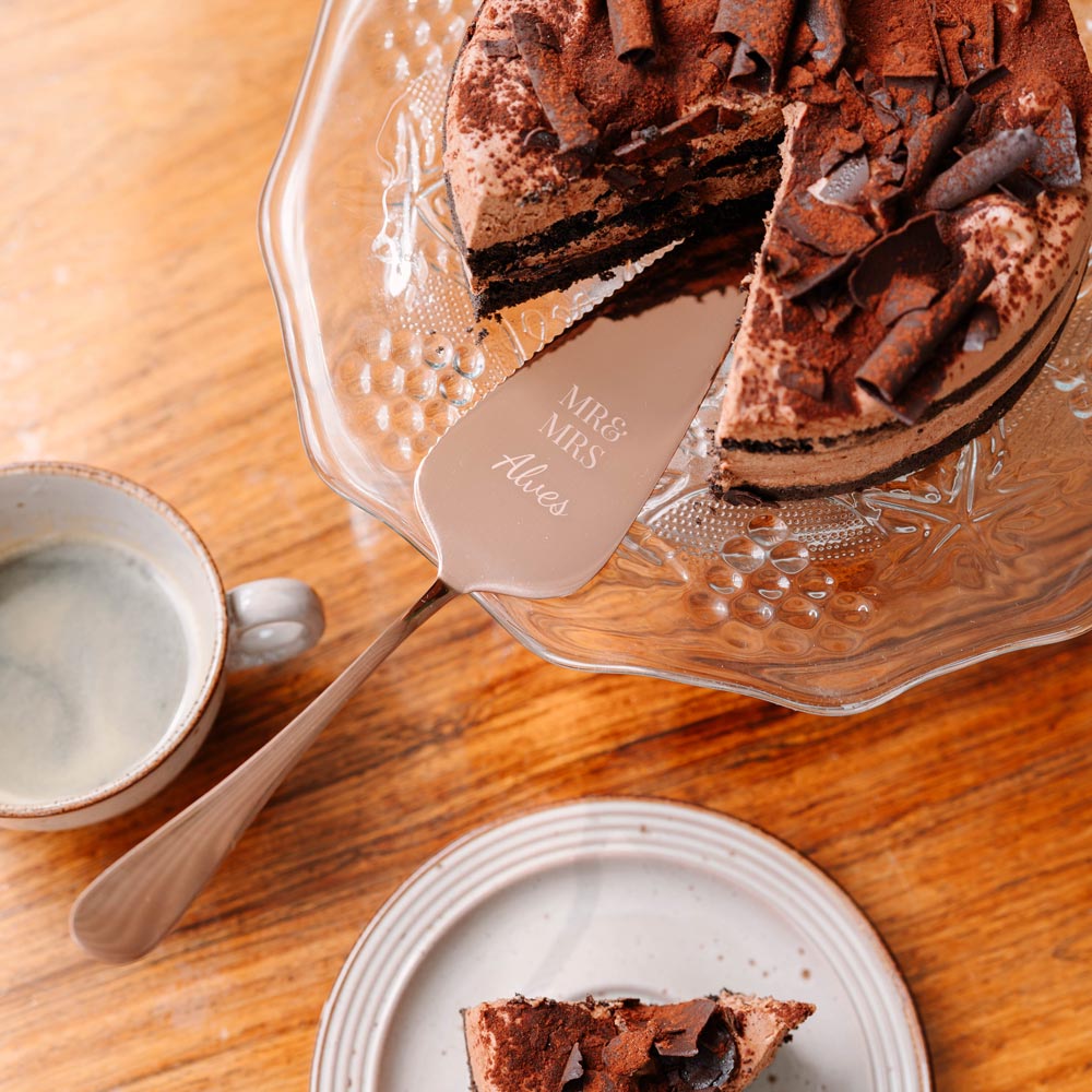 Taartschep graveren met naam bruiloft huwelijkscadeau