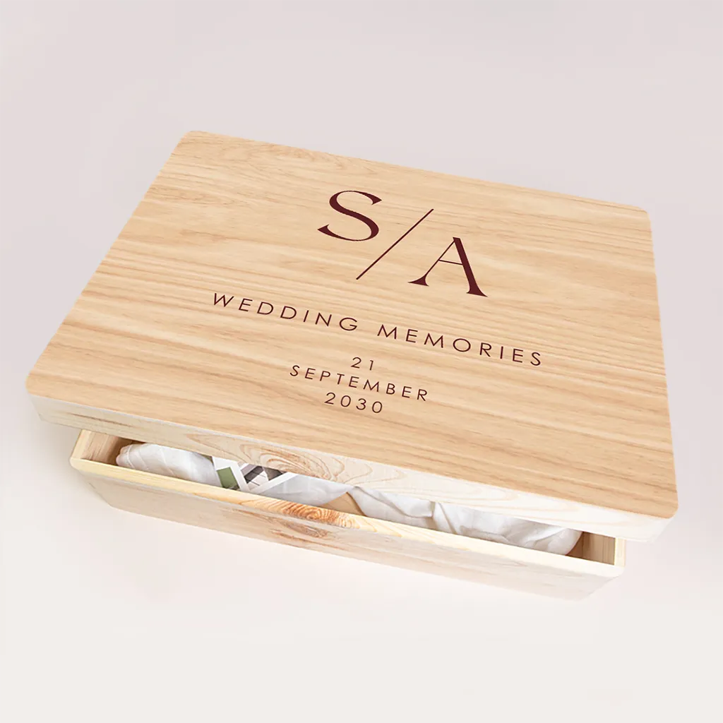 Memorybox huwelijk met initialen in cherry kleur