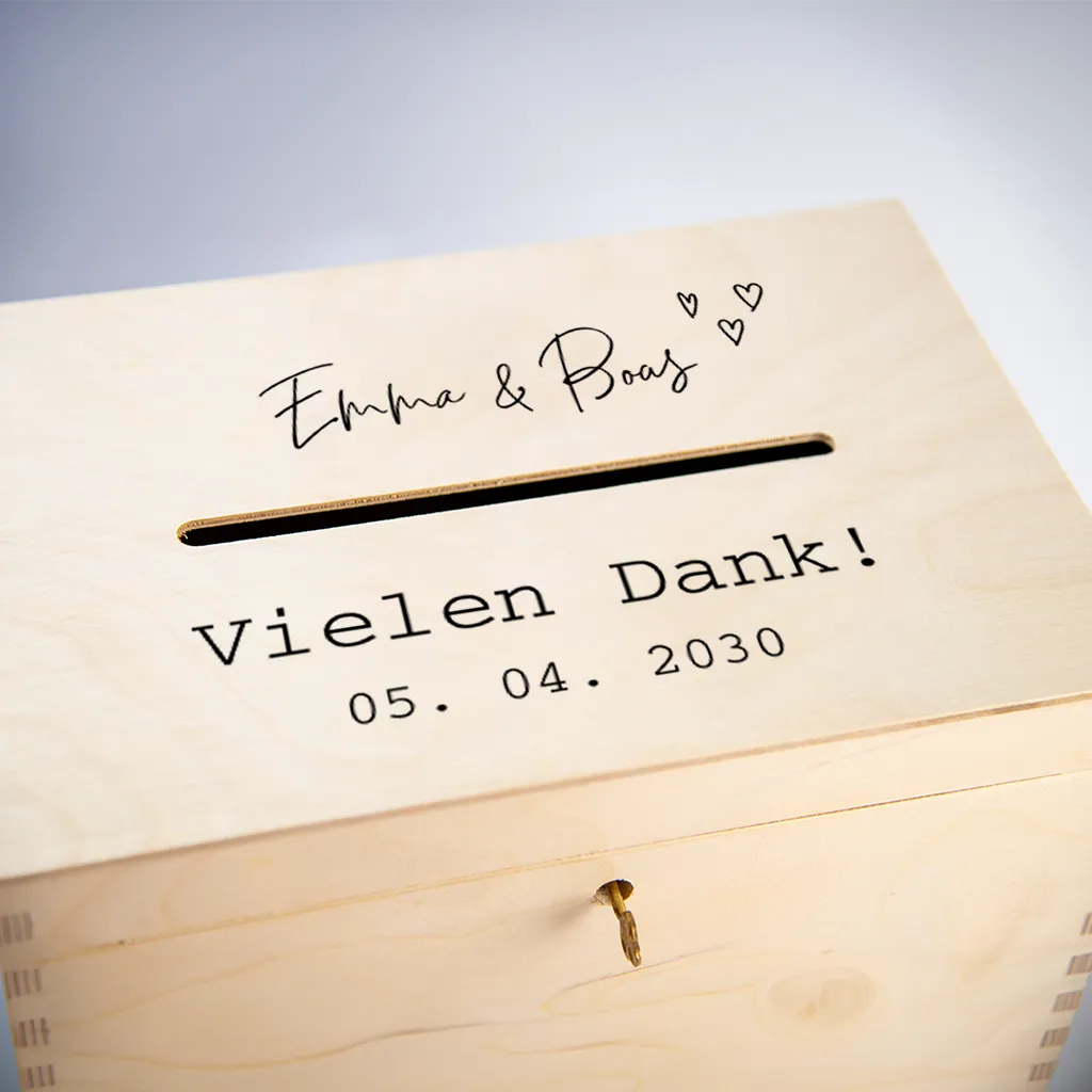 Kartenbox zur Hochzeit mit Herzchen