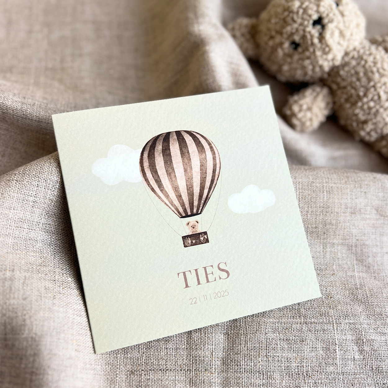Geboortekaart Jongen Luchtballon Wolkjes Teddybeertje